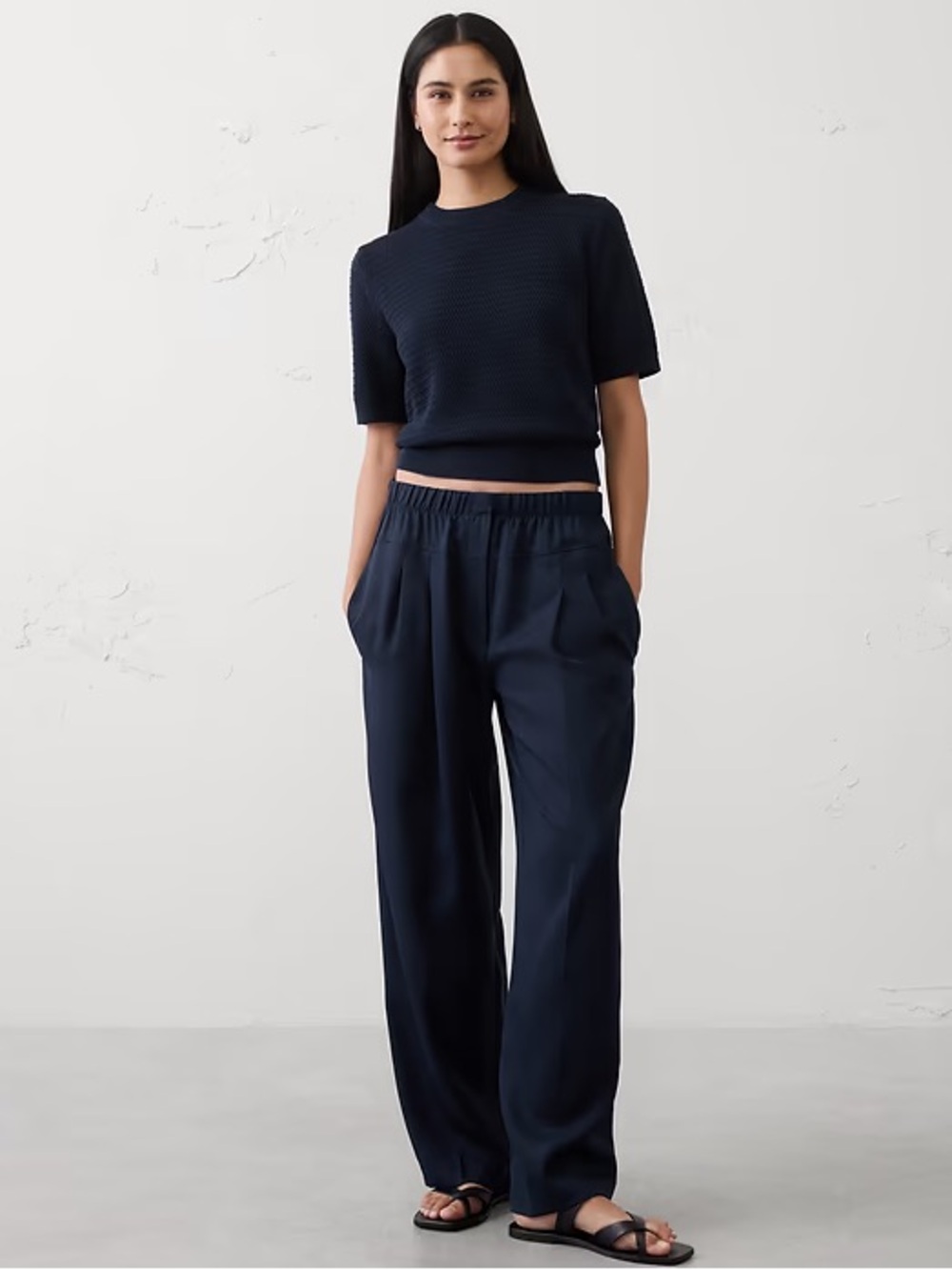 NWT! BANANA REPUBLIC NAVY STRAIGHT-LEG MID-RISE TENCEL PLEATED PANT 🪴